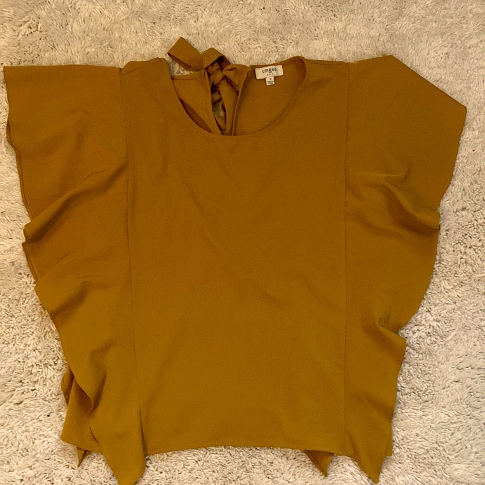 Umgee Short Sleeve Ruffle Top w/Round Neck & Tie Back Detail